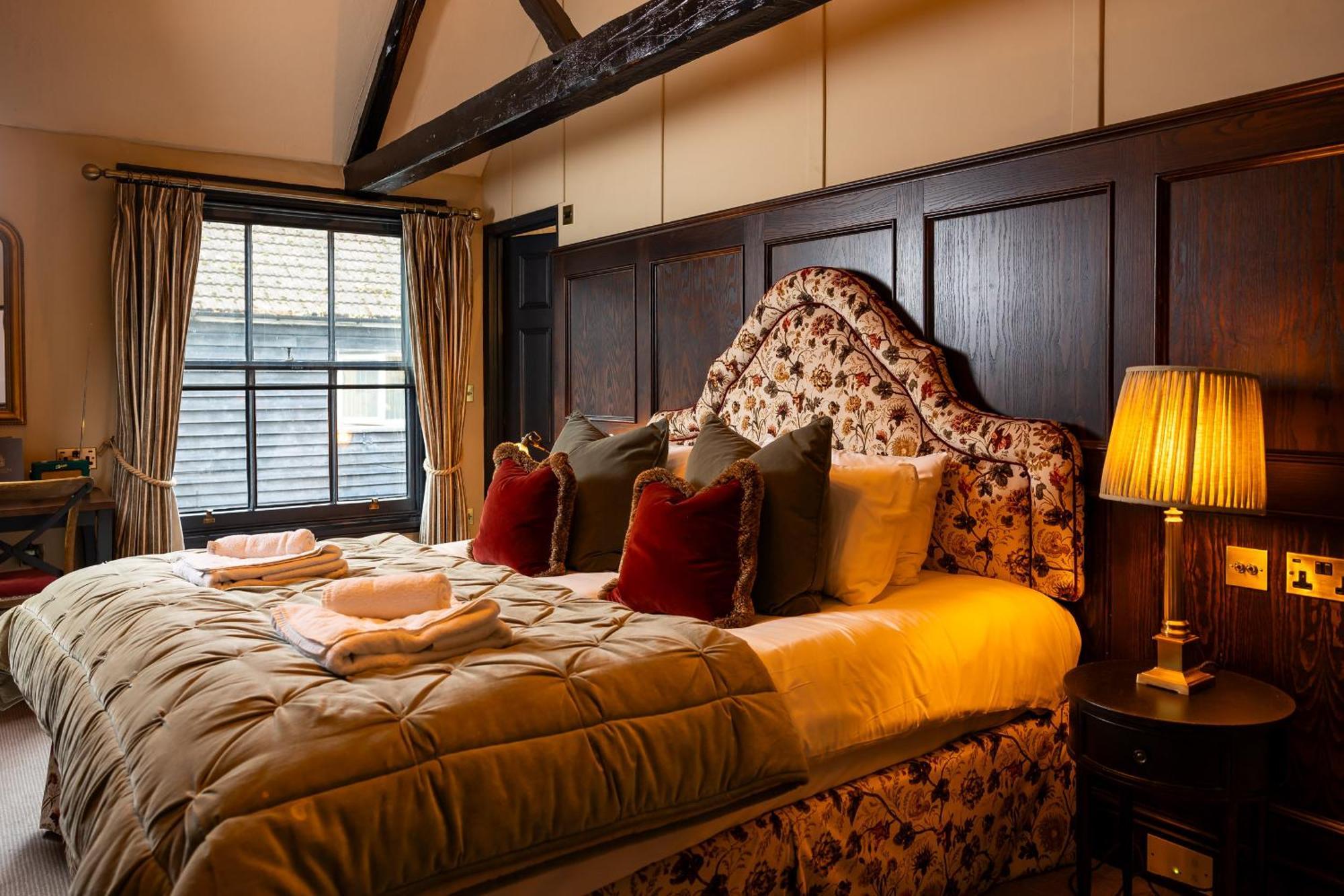 Salisbury Arms Hotel Хартфорд Экстерьер фото